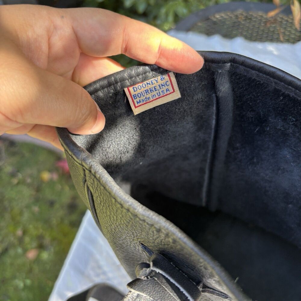 Vintage Dooney & Bourke USA Black All Weather Leather Tote Bag Brass Feet Purse - Picture 6 of 11